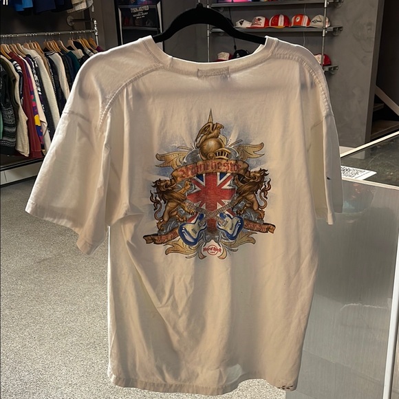 Hard Rock Cafe Manchester White Men's Shirt - Picture 2 of 4